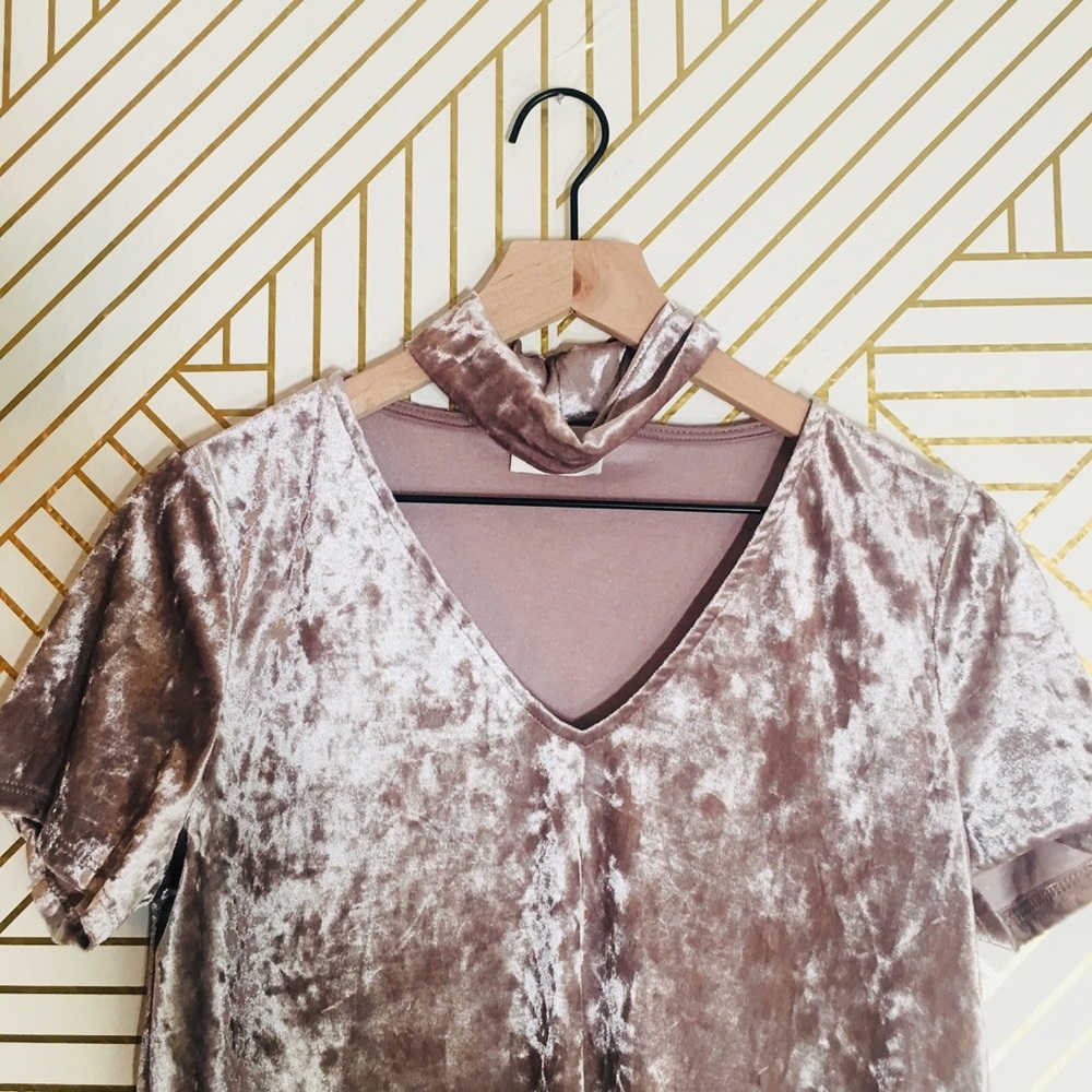 Everly | Suede Top w/ Cut Out Neckline Detail - Picture 3 of 6